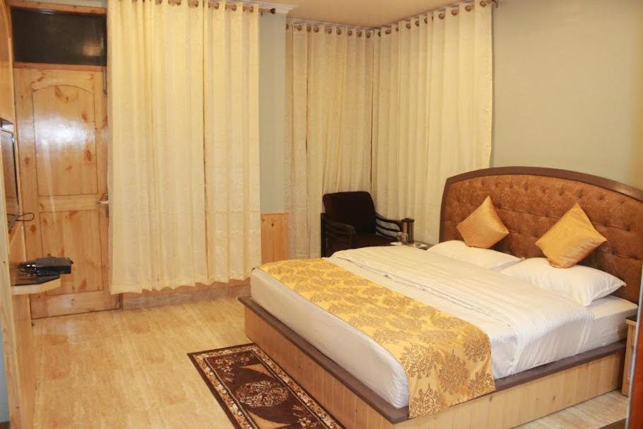 Hotel Bodh International Manali  Bagian luar foto